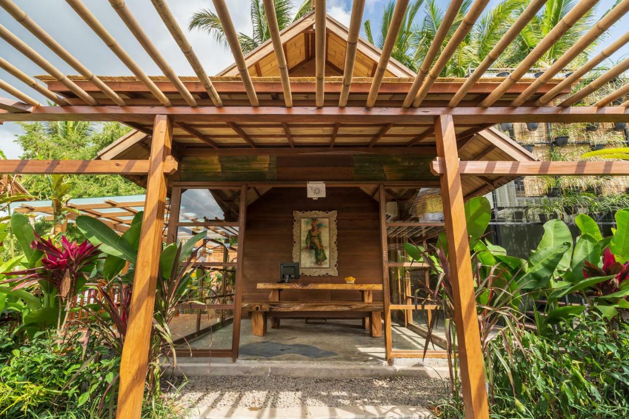 Beehouse Dijiwa Villa *